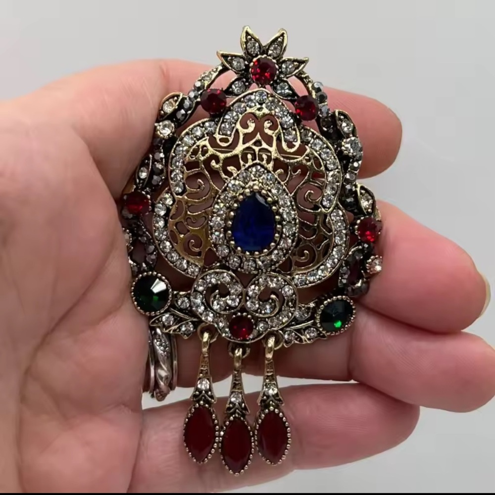 Vintage Baroque Openwork Palace Style Pendant Brooch Pin - Picture 4 of 8